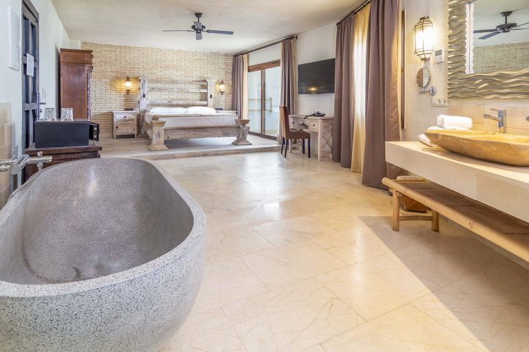 habitación junior suite superior del hotel el cortijo de zahara