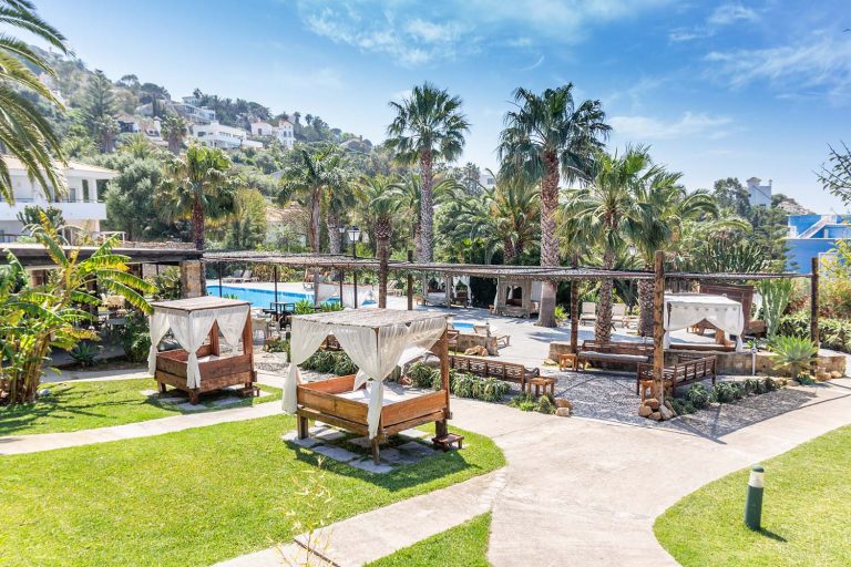vista de los exteriores del cortijo de zahara