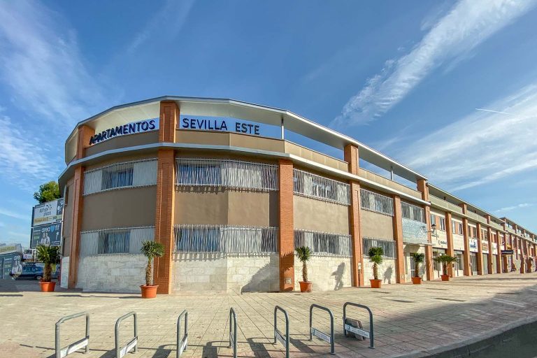 fachada de sevilla este apartamentos