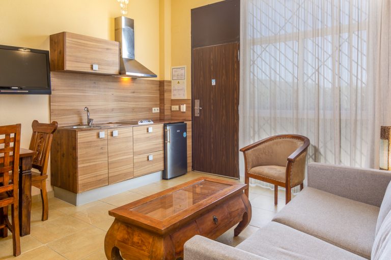 apartamentos y villas zahara sol