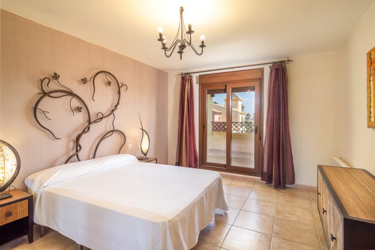 habitación de una de las villas de zahara sol