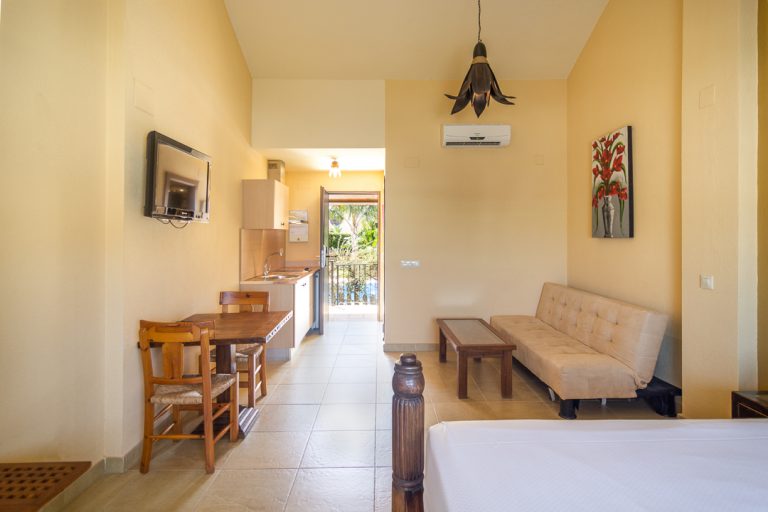 apartamentos y villas zahara sol