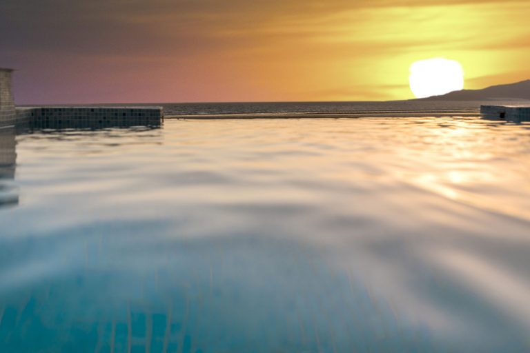 piscina infinity del hotel tarifa lances