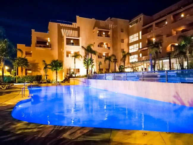 vista nocturna del hotel tarifa lances