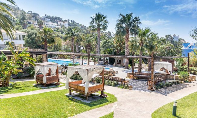 camas balinesas del hotel el cortijo de zahara