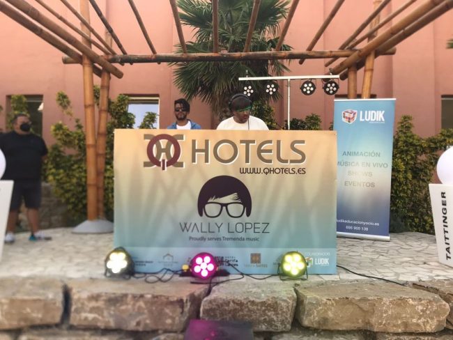 set de wallly lopez en zahara beach