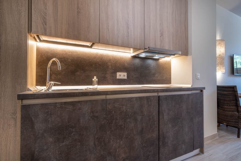 cocina de apartamento turistico en tarifa