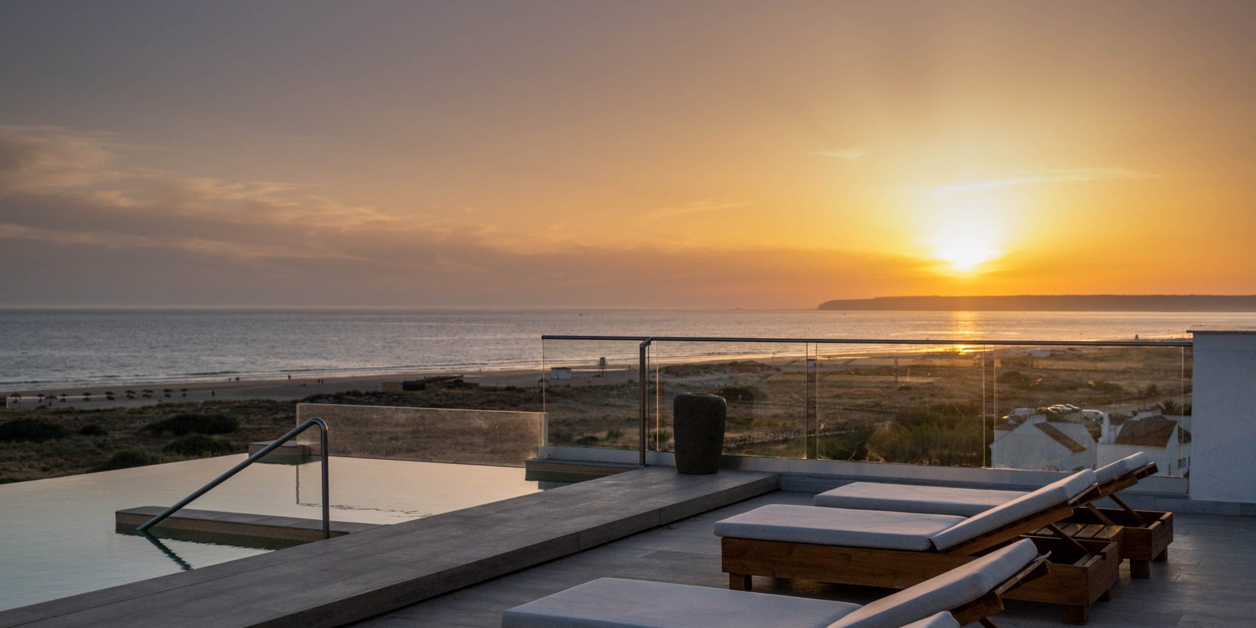 Qhotels infinity pool